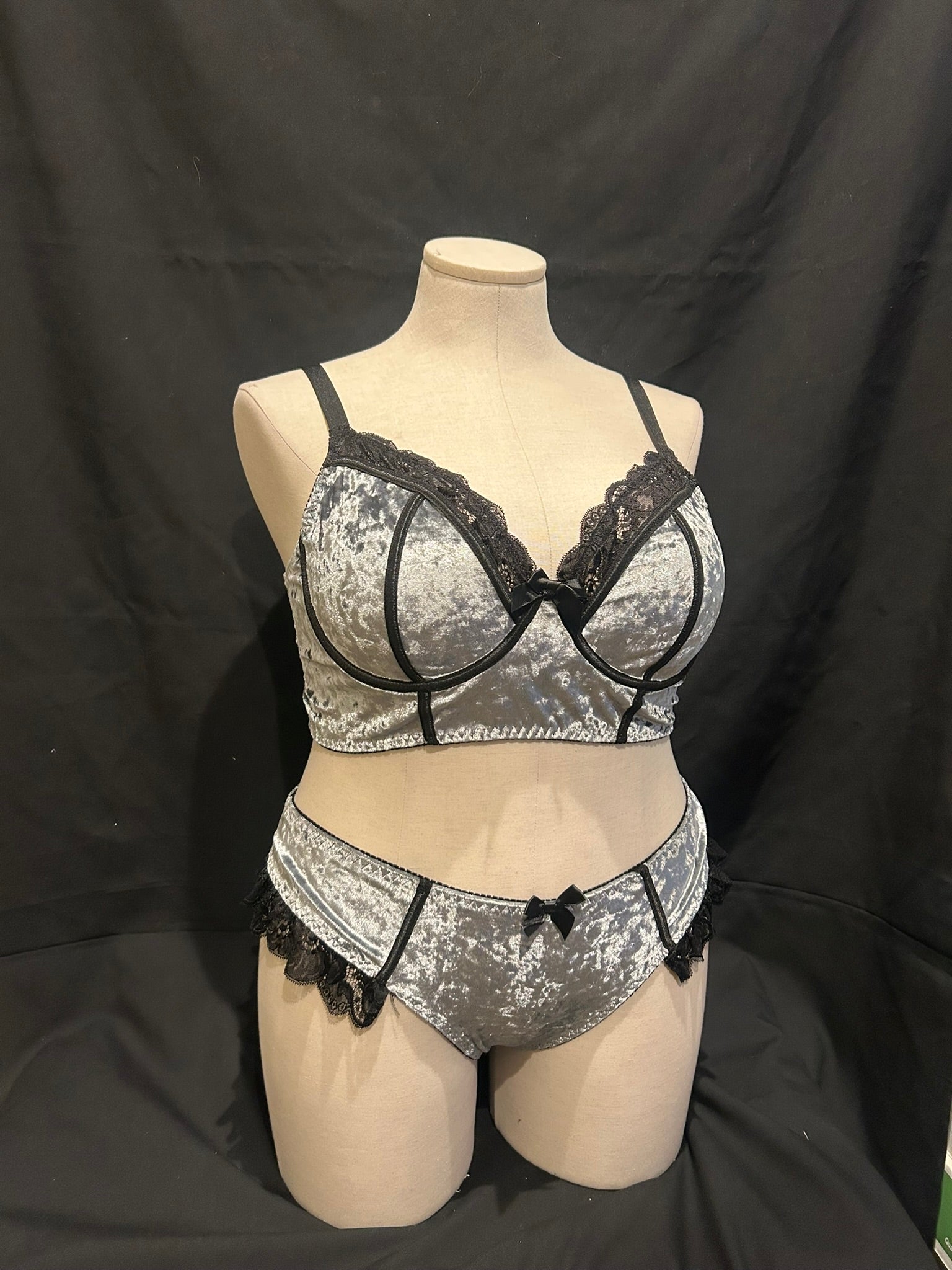Sylver Bra Set